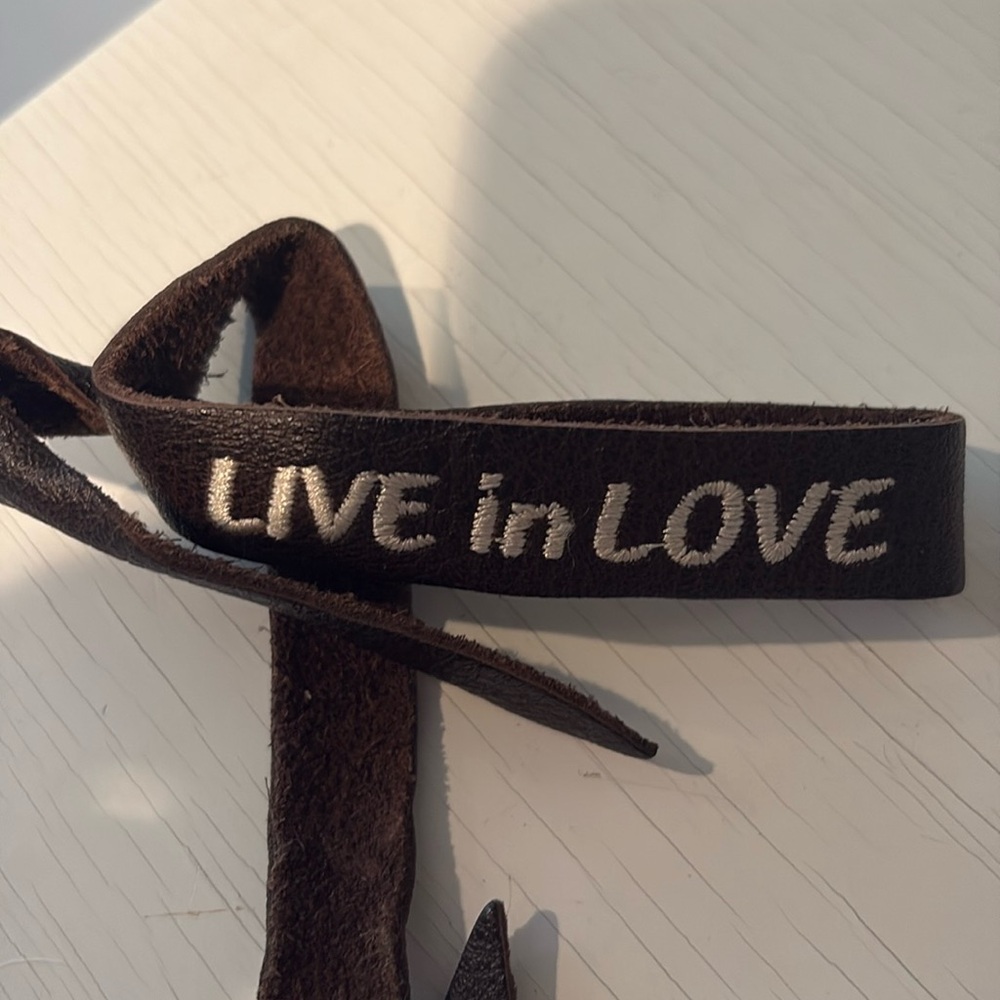 Live in love vintage y2k brown leather bracelet circa 2004 Lucky Brand